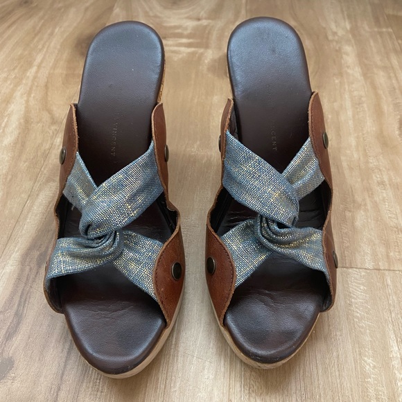 Cynthia Vincent brown leather metallic canvas slide wooden mules sandal heels 8 - Picture 9 of 10
